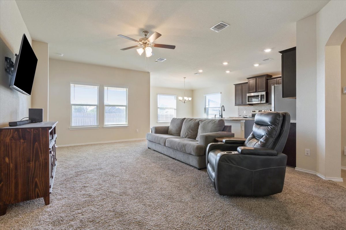 829 Ibis Falls Loop Jarrell, TX 76537 - Photo 9 of 26