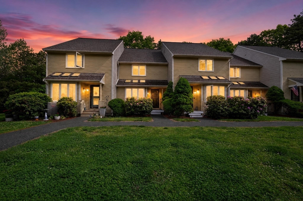 425 Maple Brook Road, Unit 425 Bellingham, MA 02019 - Photo 1 of 24 Gallery Image 1