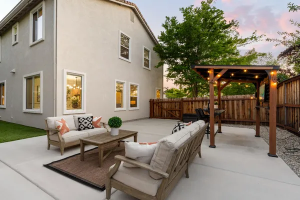 $1,200,000 | 6406 Cosmos Court, Rocklin, CA 95677