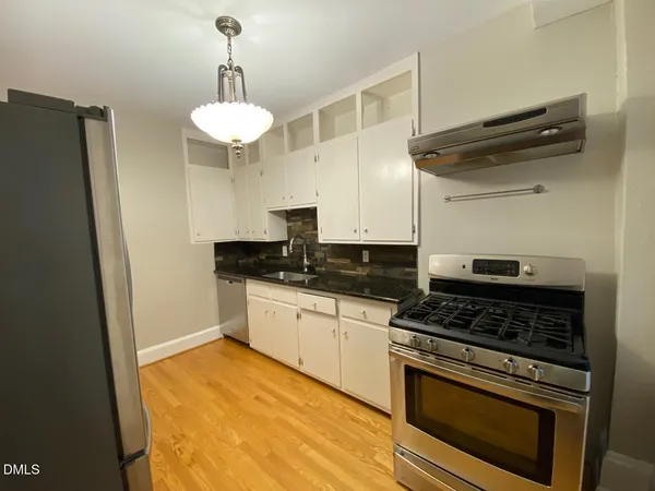 $1,700 | 401 1/2 North Gregson Street, Durham, NC 27701