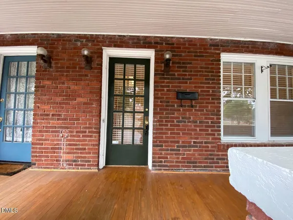 $1,700 | 401 1/2 North Gregson Street, Durham, NC 27701