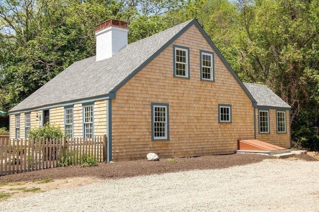 21 Crescent Plympton Ma Plympton, MA 02367 - Photo 2 of 42