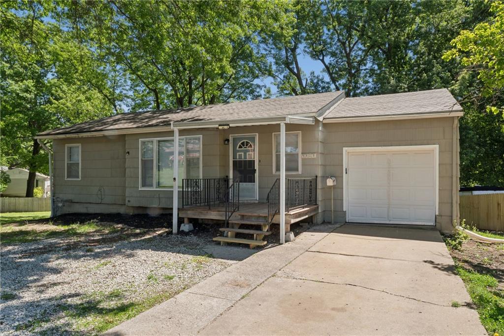 5809 Ralston Avenue Raytown, MO 64133 - Photo 3 of 43
