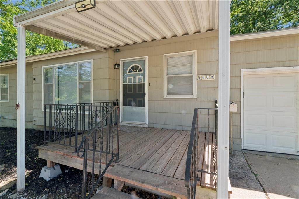 5809 Ralston Avenue Raytown, MO 64133 - Photo 4 of 43