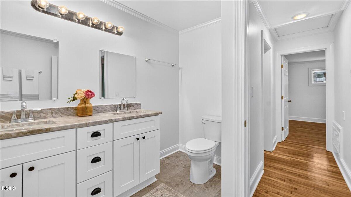 102 Forest Road Oxford, NC 27565 - Photo 29 of 55 Full bathroom