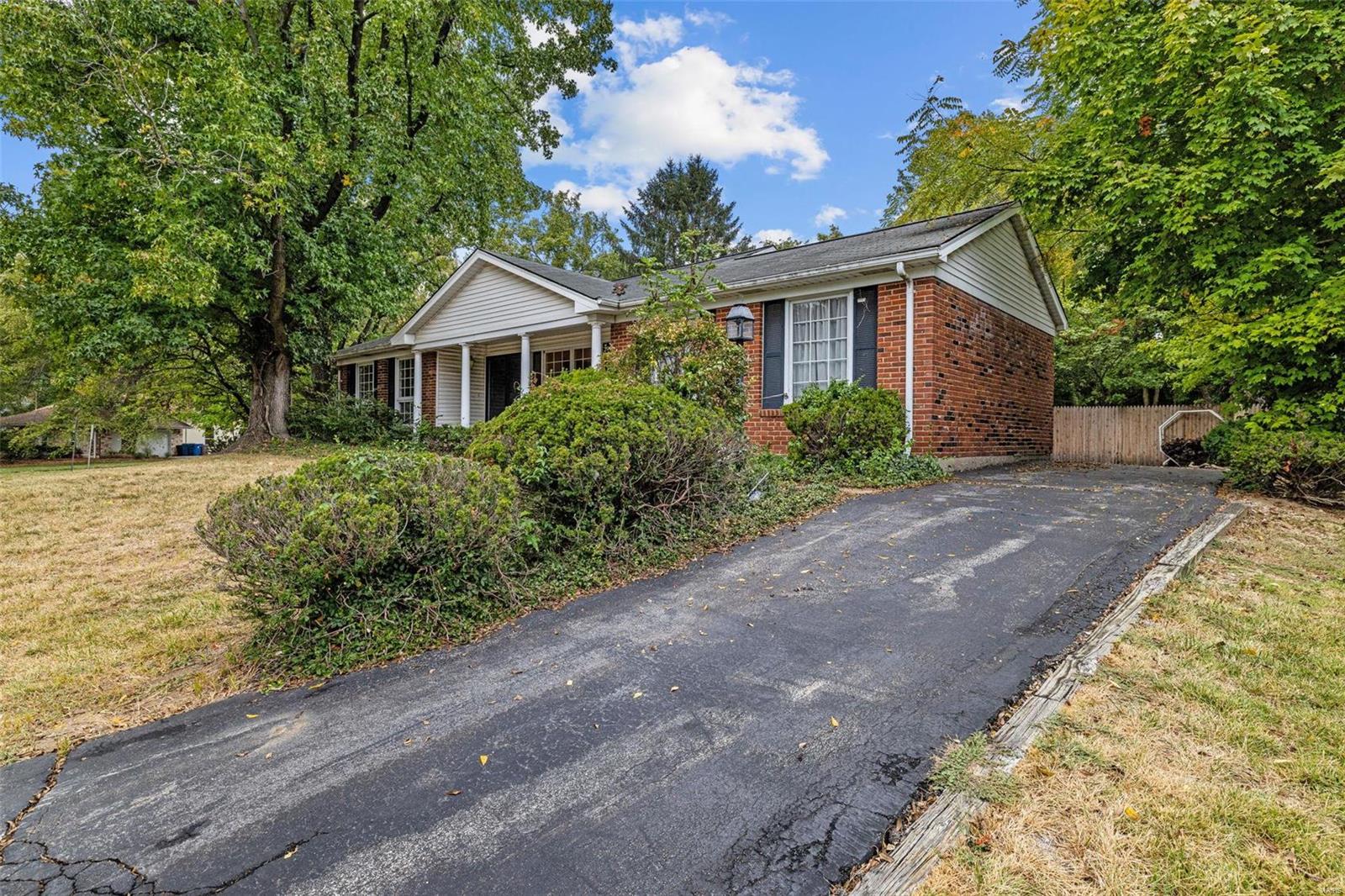14575 Ladue Road Chesterfield, MO 63017 - Photo 3 of 64