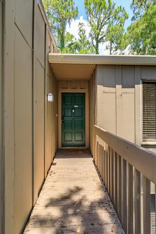 a view of a entrance door of the house