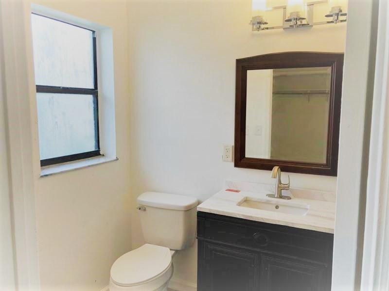 43 Southwest 8th Avenue Delray Beach, FL 33444 - Photo 7 of 10 Bathroom 2