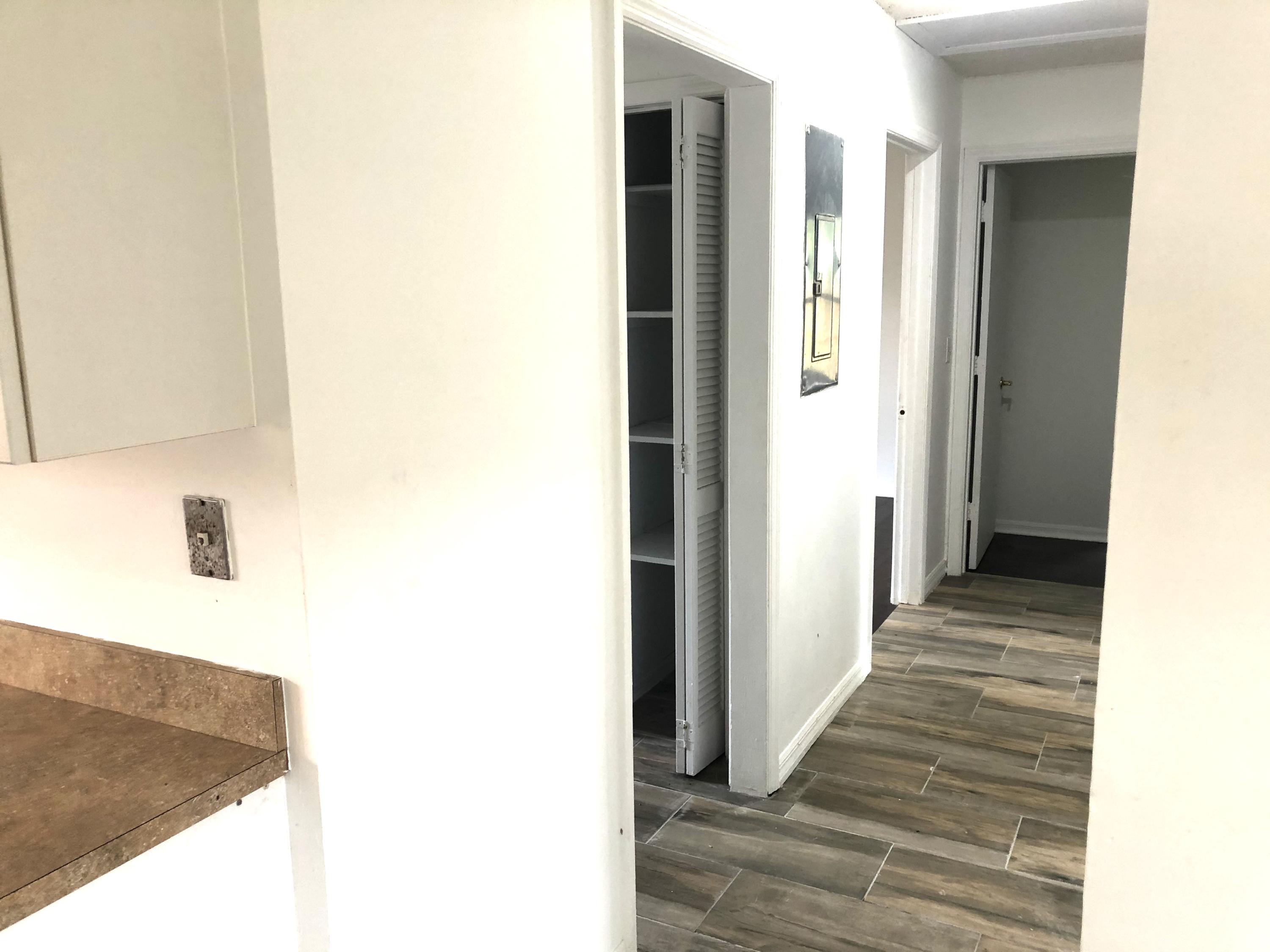 43 Southwest 8th Avenue Delray Beach, FL 33444 - Photo 8 of 10 Hallway 2