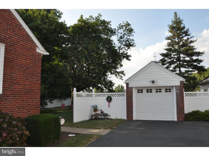 349 Valley View Road Springfield, PA 19064 - Photo 4 of 19 Garage