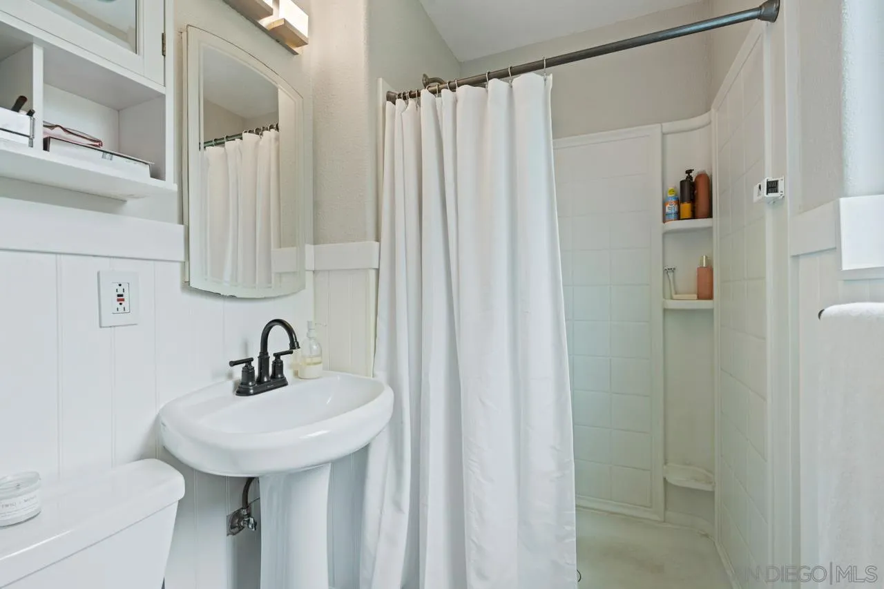 9126 Heatherdale Street Santee, CA 92071 - Photo 13 of 20