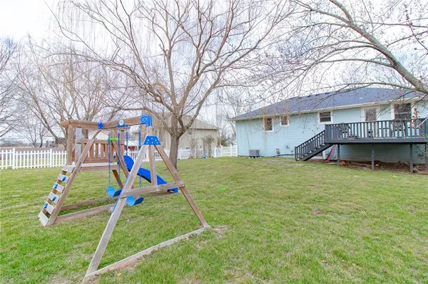 $294,000 | 1208 Cambridge Drive, Warrensburg, MO 64093
