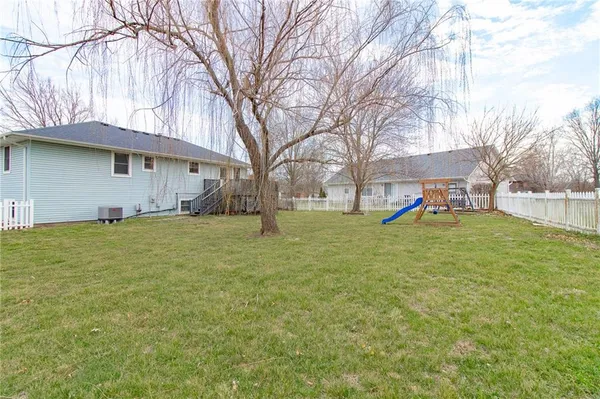 $294,000 | 1208 Cambridge Drive, Warrensburg, MO 64093