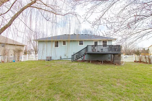 $294,000 | 1208 Cambridge Drive, Warrensburg, MO 64093
