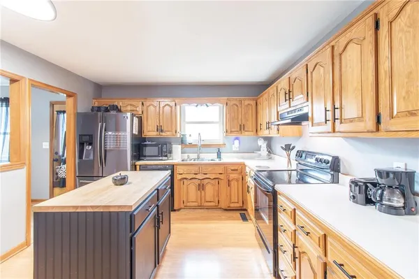$294,000 | 1208 Cambridge Drive, Warrensburg, MO 64093