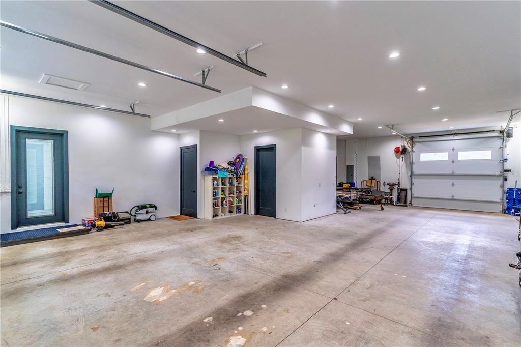 31035 Pasco Road San Antonio, FL 33576 - Photo 60 of 80 a view of a room with gym equipment