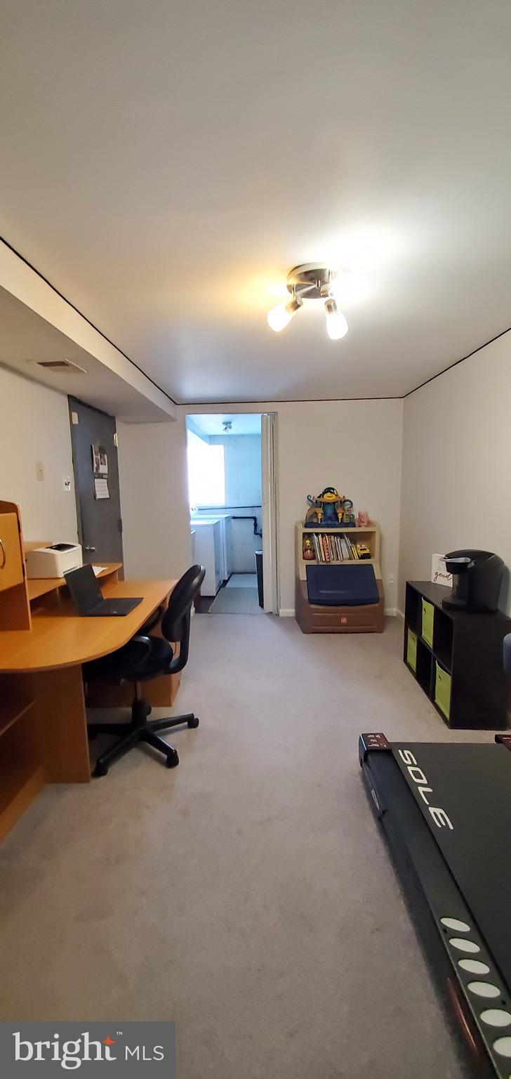 12017 Tyrone Road Philadelphia, PA 19154 - Photo 25 of 33