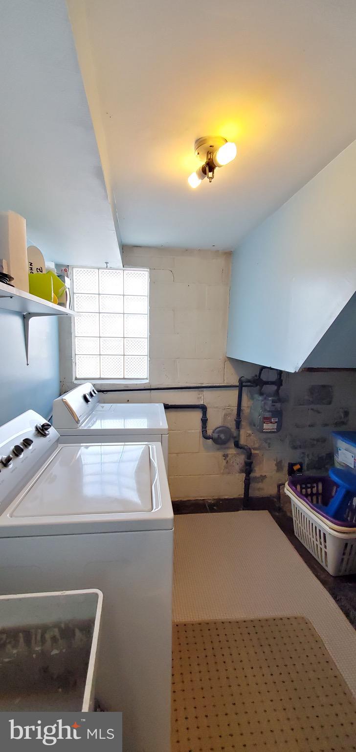 12017 Tyrone Road Philadelphia, PA 19154 - Photo 27 of 33