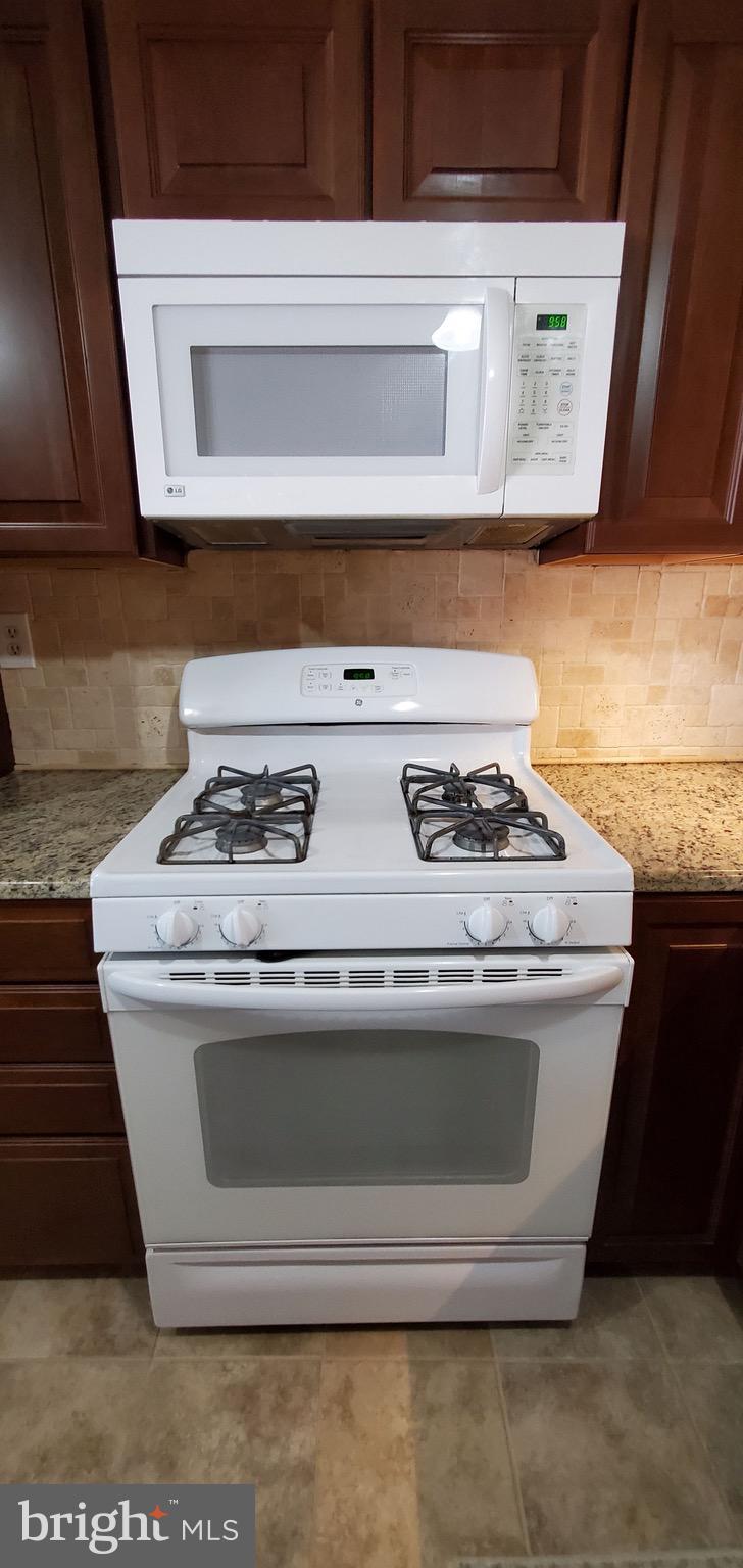 12017 Tyrone Road Philadelphia, PA 19154 - Photo 10 of 33