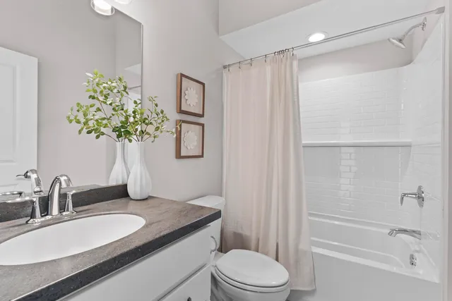 $684,900 | 1620 Belmont Lane, Unit 26, Oconomowoc, WI 53066