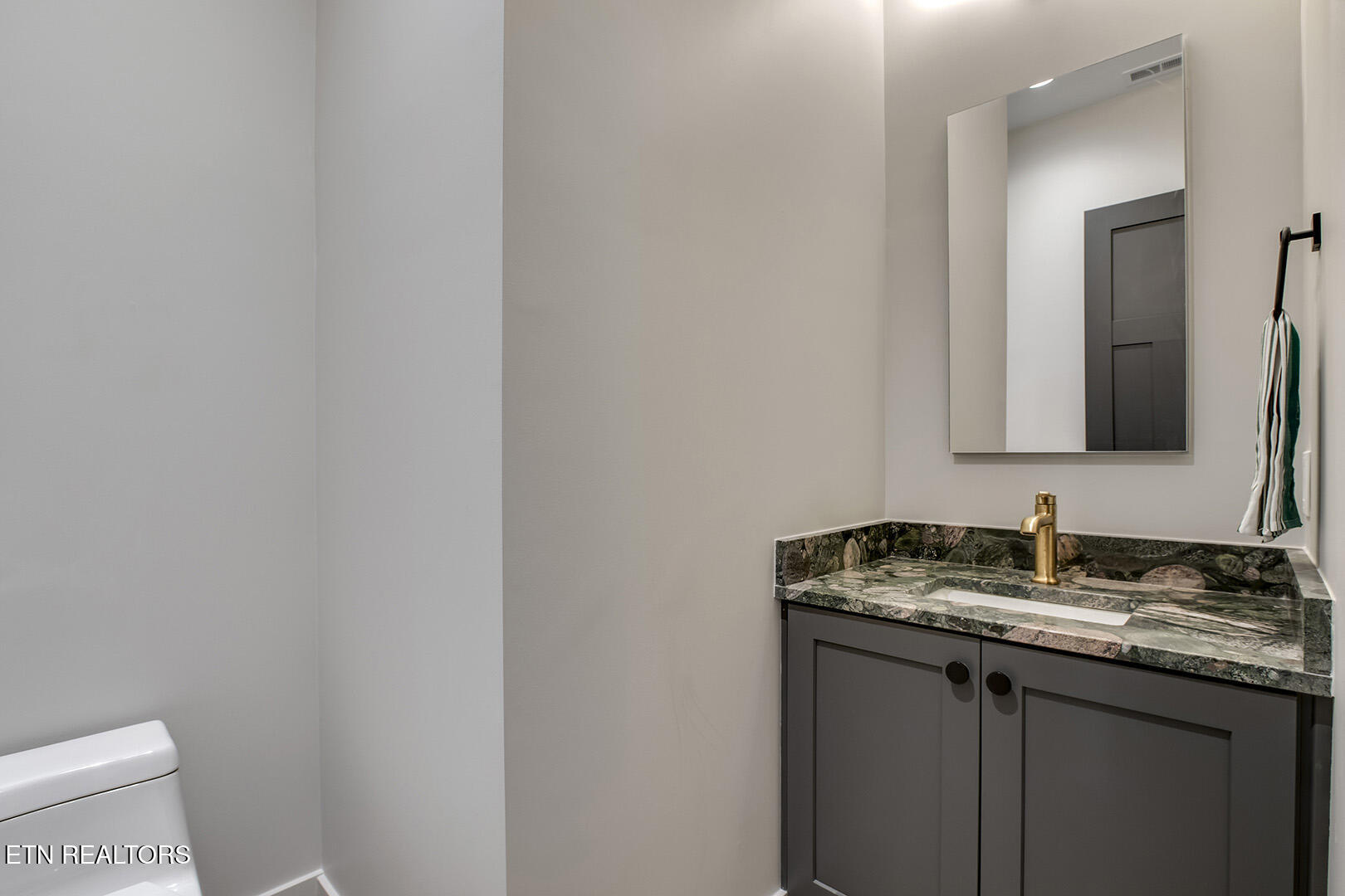 3851 Persimmon Ridge Loudon, TN 37774 - Photo 44 of 60 44_PersimmonRidge_3851_HalfBath