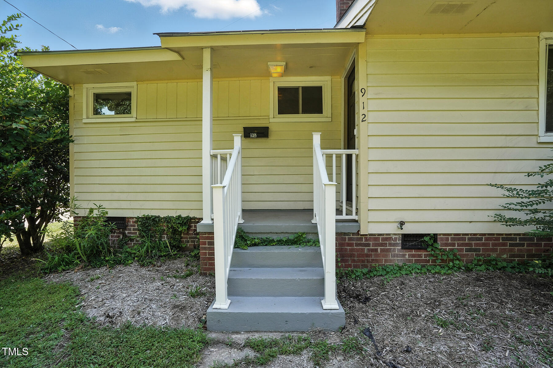 912 Dixie Trail Raleigh, NC 27607 - Photo 5 of 28