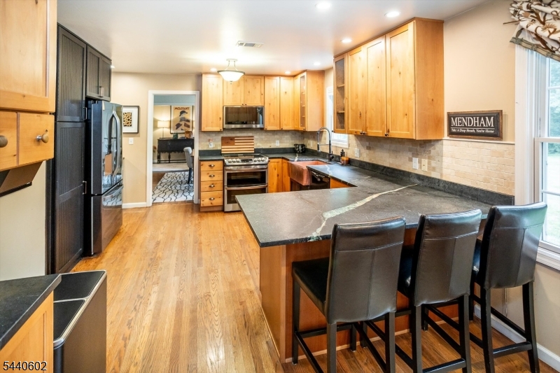24 Brookfield Way Mendham, NJ 07945 - Photo 4 of 32