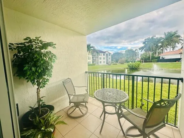 $2,500 | 402 Villa Circle, Unit 402, Boynton Beach, FL 33435