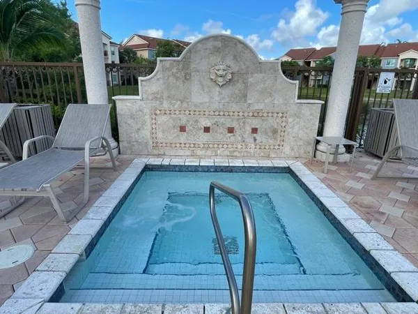 $2,500 | 402 Villa Circle, Unit 402, Boynton Beach, FL 33435
