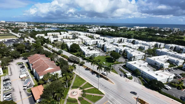 $2,500 | 402 Villa Circle, Unit 402, Boynton Beach, FL 33435