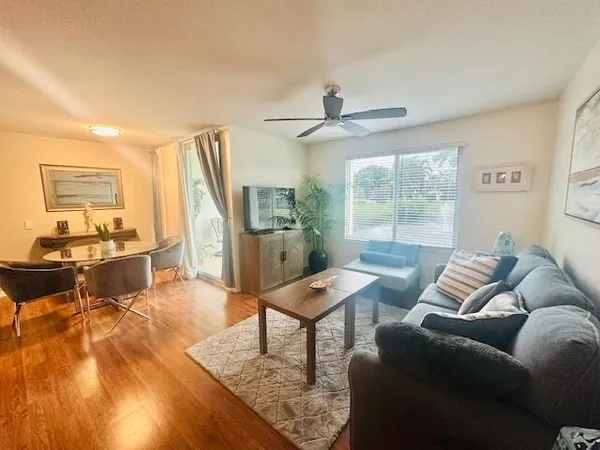 $2,500 | 402 Villa Circle, Unit 402, Boynton Beach, FL 33435