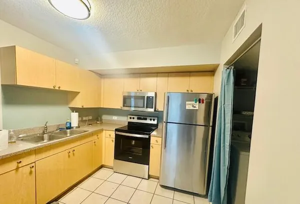 $2,500 | 402 Villa Circle, Unit 402, Boynton Beach, FL 33435