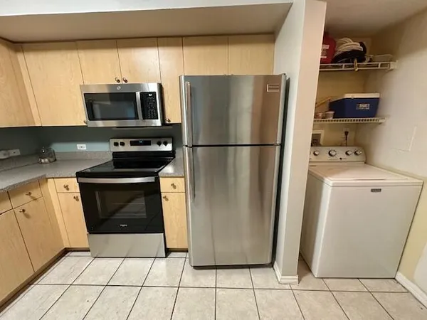 $2,500 | 402 Villa Circle, Unit 402, Boynton Beach, FL 33435