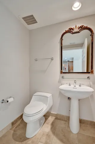 $645,000 | 1819 Southeast 17th Street, Unit 710, Fort Lauderdale, FL 33316