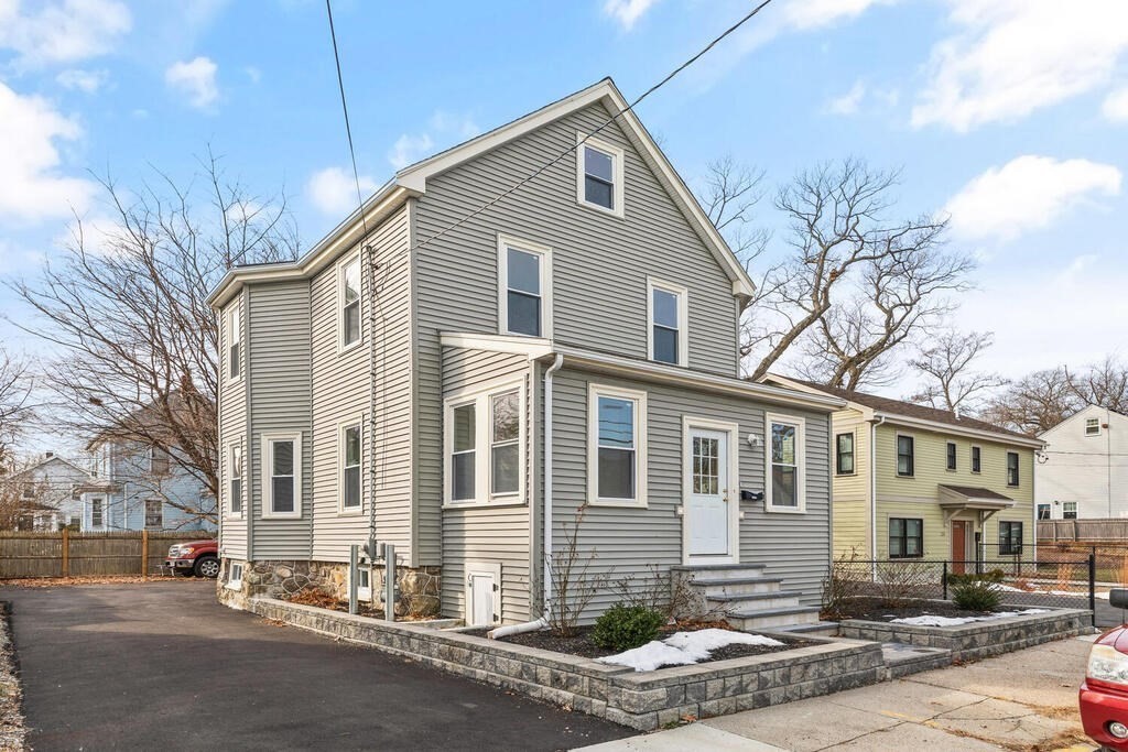 27 Ruskindale Road Boston, MA 02136 - Photo 2 of 20 Gallery Image 2