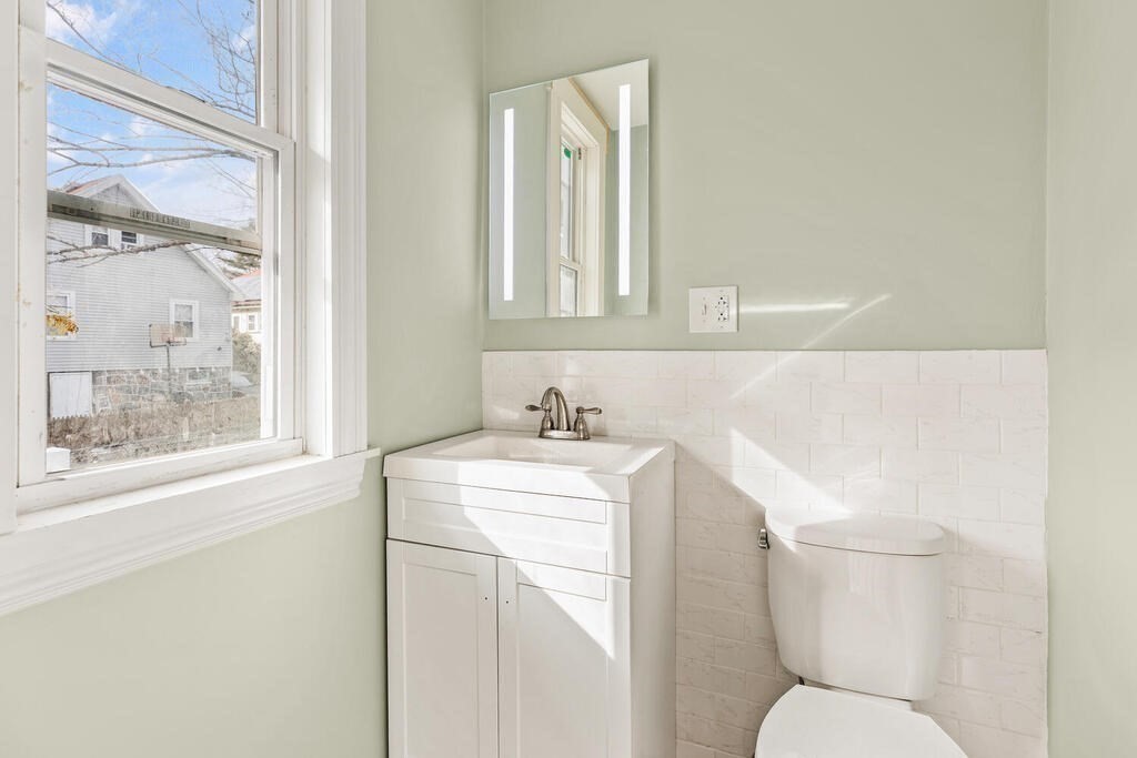 27 Ruskindale Road Boston, MA 02136 - Photo 7 of 20 Gallery Image 7