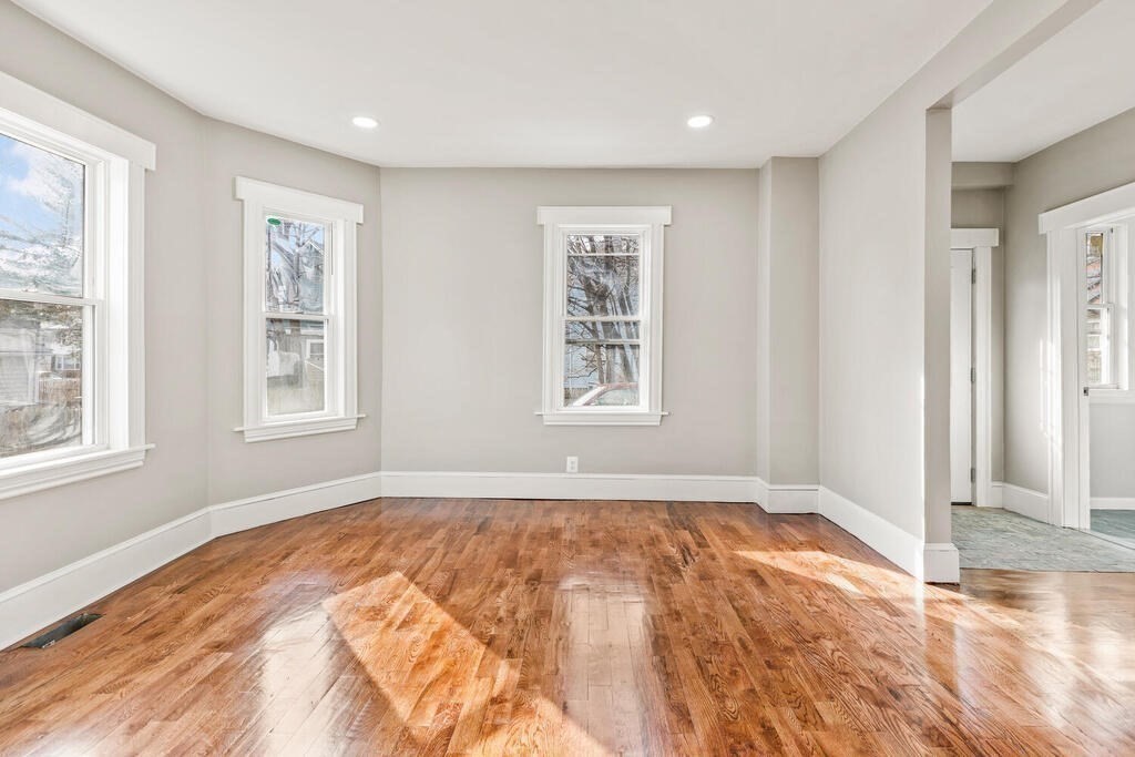27 Ruskindale Road Boston, MA 02136 - Photo 8 of 20 Gallery Image 8