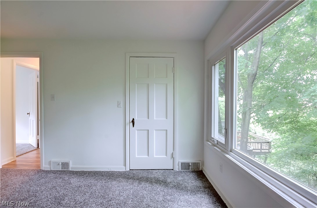 2389 Overlook Road Cleveland, OH 44106 - Photo 28 of 33