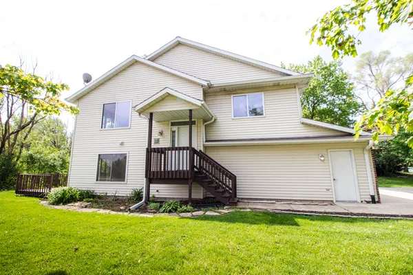 $2,350 | 1410 South River Road, New Berlin, WI 53151