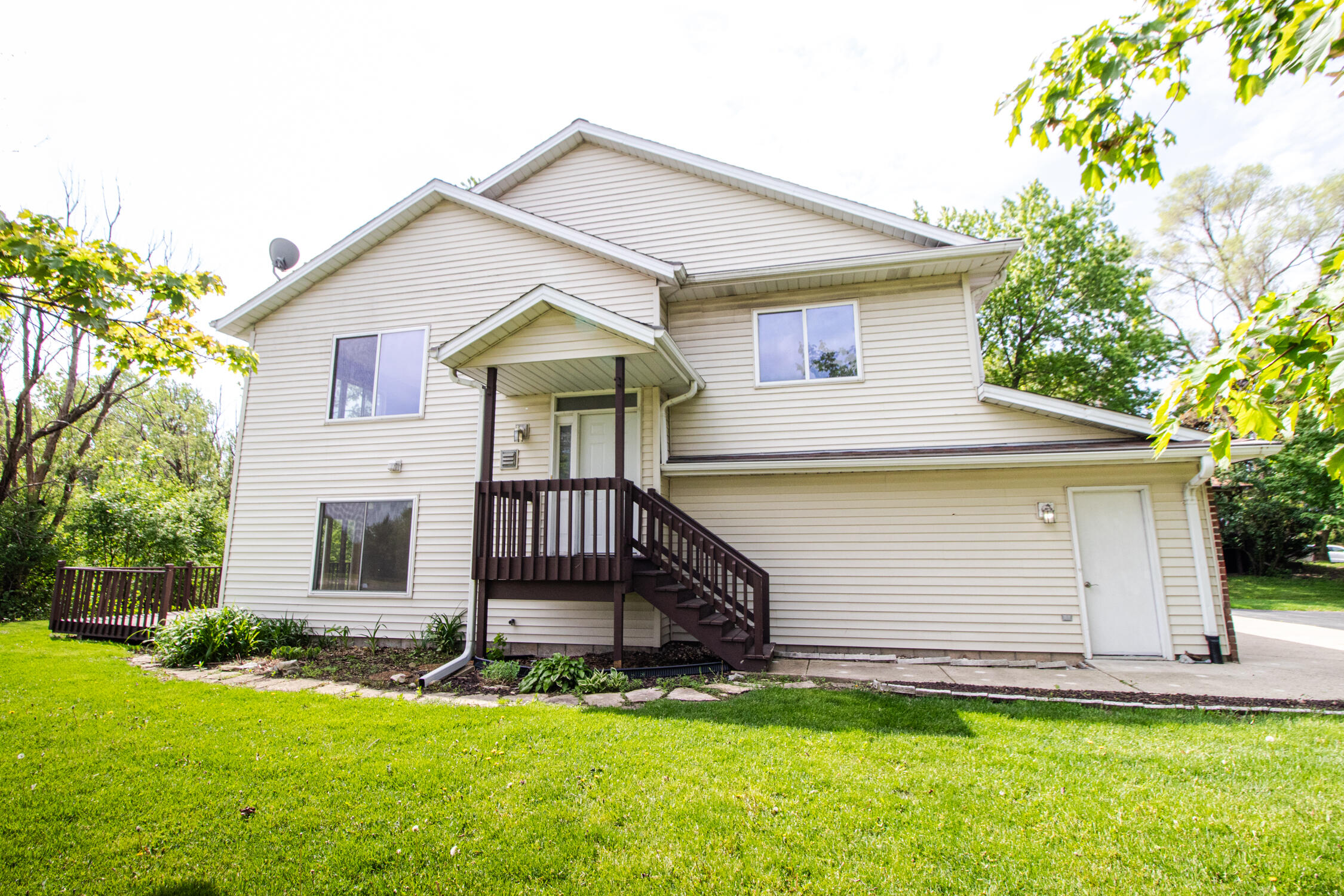 1410 South River Road New Berlin, WI 53151 - Photo 1 of 41 Welcome Home!
