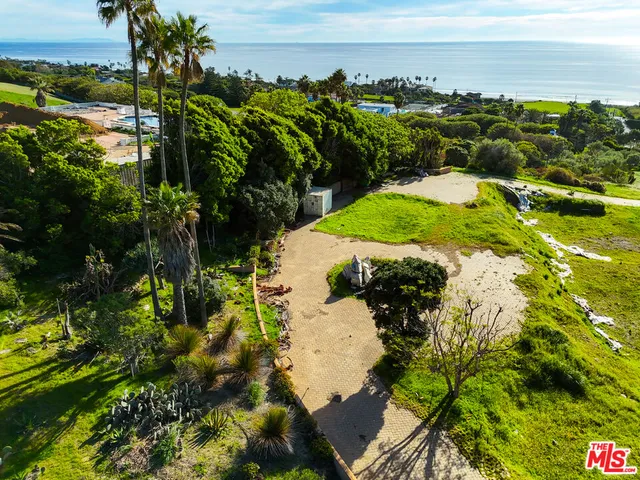 $19,900,000 | 30601 Morning View Drive, Malibu, CA 90265