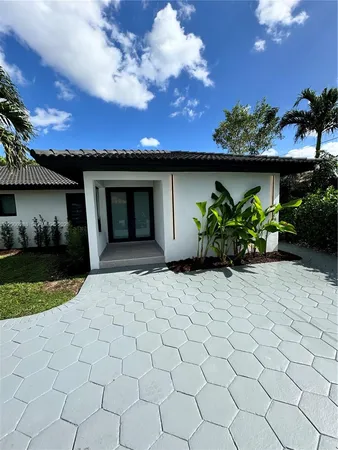 $6,990 | 3335 Southwest 65th Avenue, Unit 3335, Miami, FL 33155