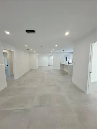 $6,990 | 3335 Southwest 65th Avenue, Unit 3335, Miami, FL 33155