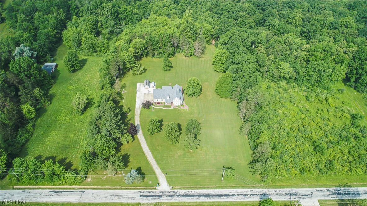 8180 Sumner Road Chardon, OH 44024 - Photo 7 of 35
