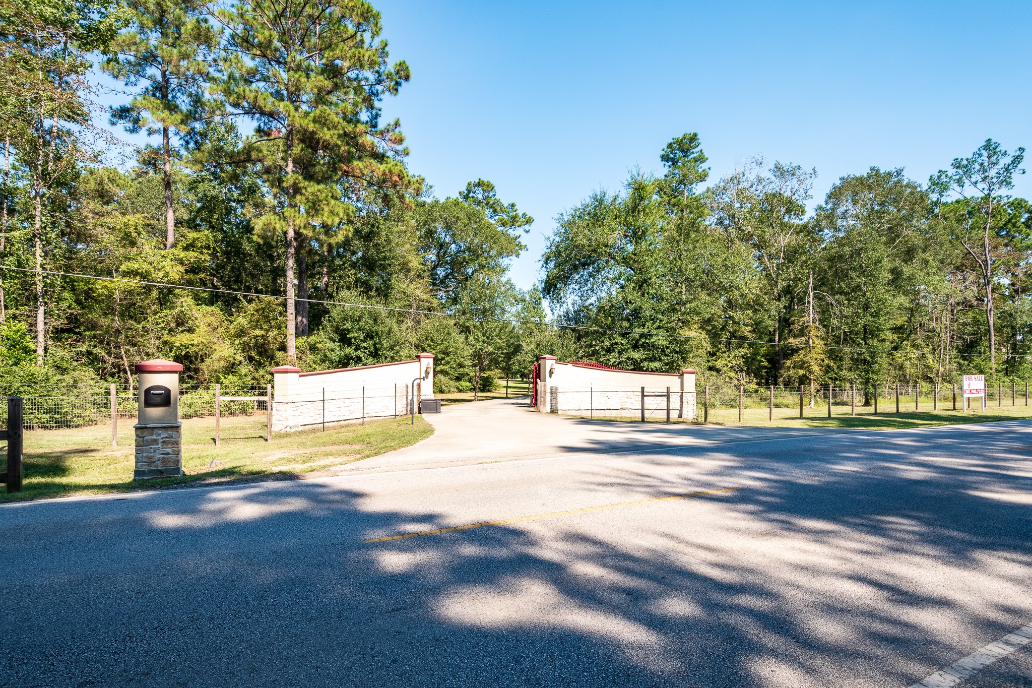11105 Crockett Martin Road Conroe, TX 77306 - Photo 35 of 35 a view of yard and swimming pool