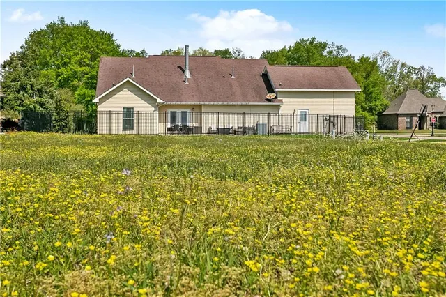 $329,000 | 443 Lake Orleans Boulevard, Ponchatoula, LA 70454