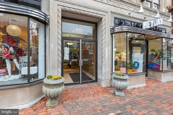 $2,800 | 815 King Street, Unit 6A, Alexandria, VA 22314