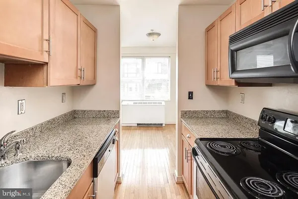 $2,800 | 815 King Street, Unit 6A, Alexandria, VA 22314