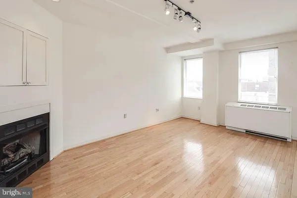 $2,800 | 815 King Street, Unit 6A, Alexandria, VA 22314