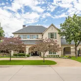 2717 River Forest Dr